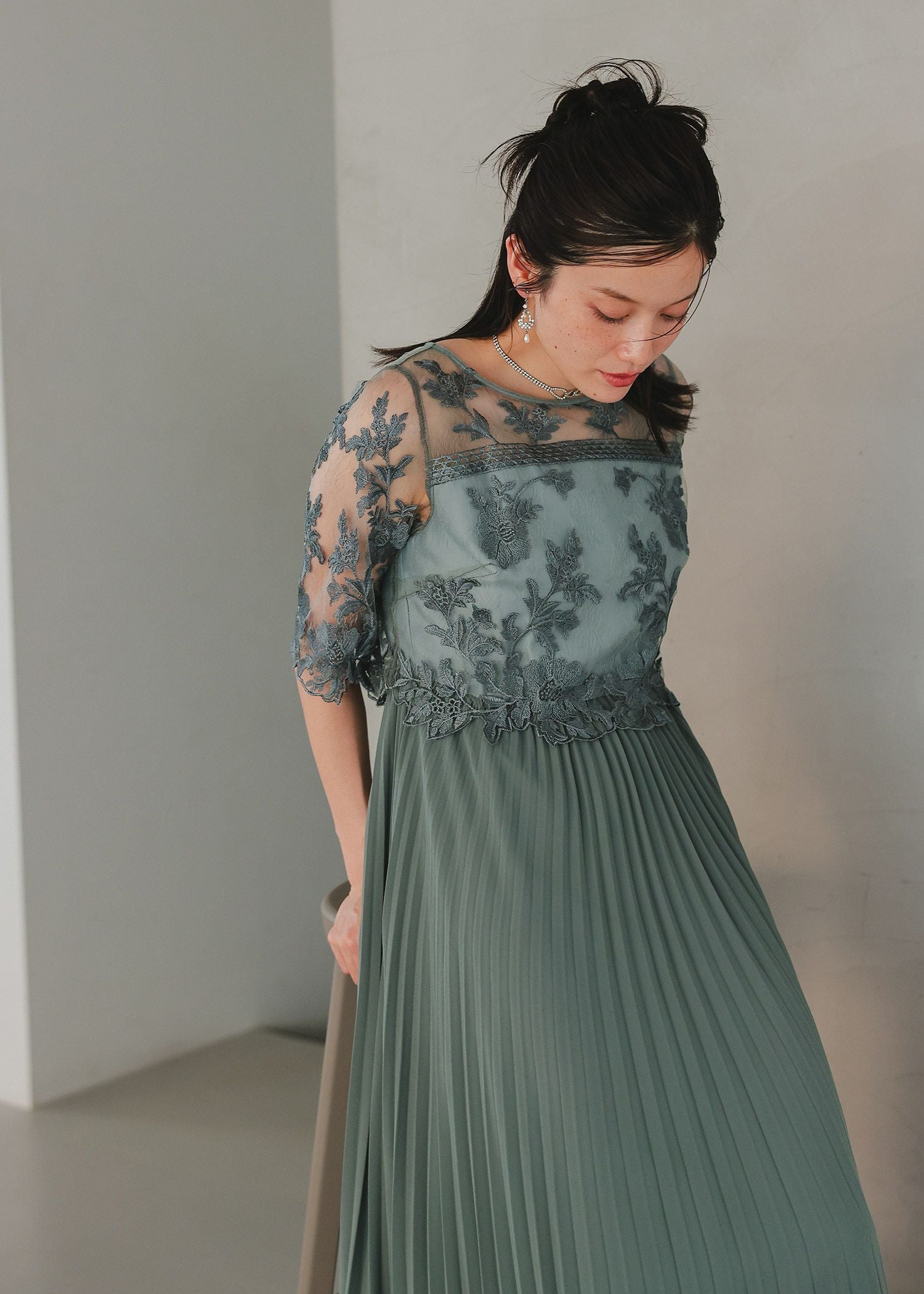 オリジナル柄レース×プリーツワンピース|DorryDoll