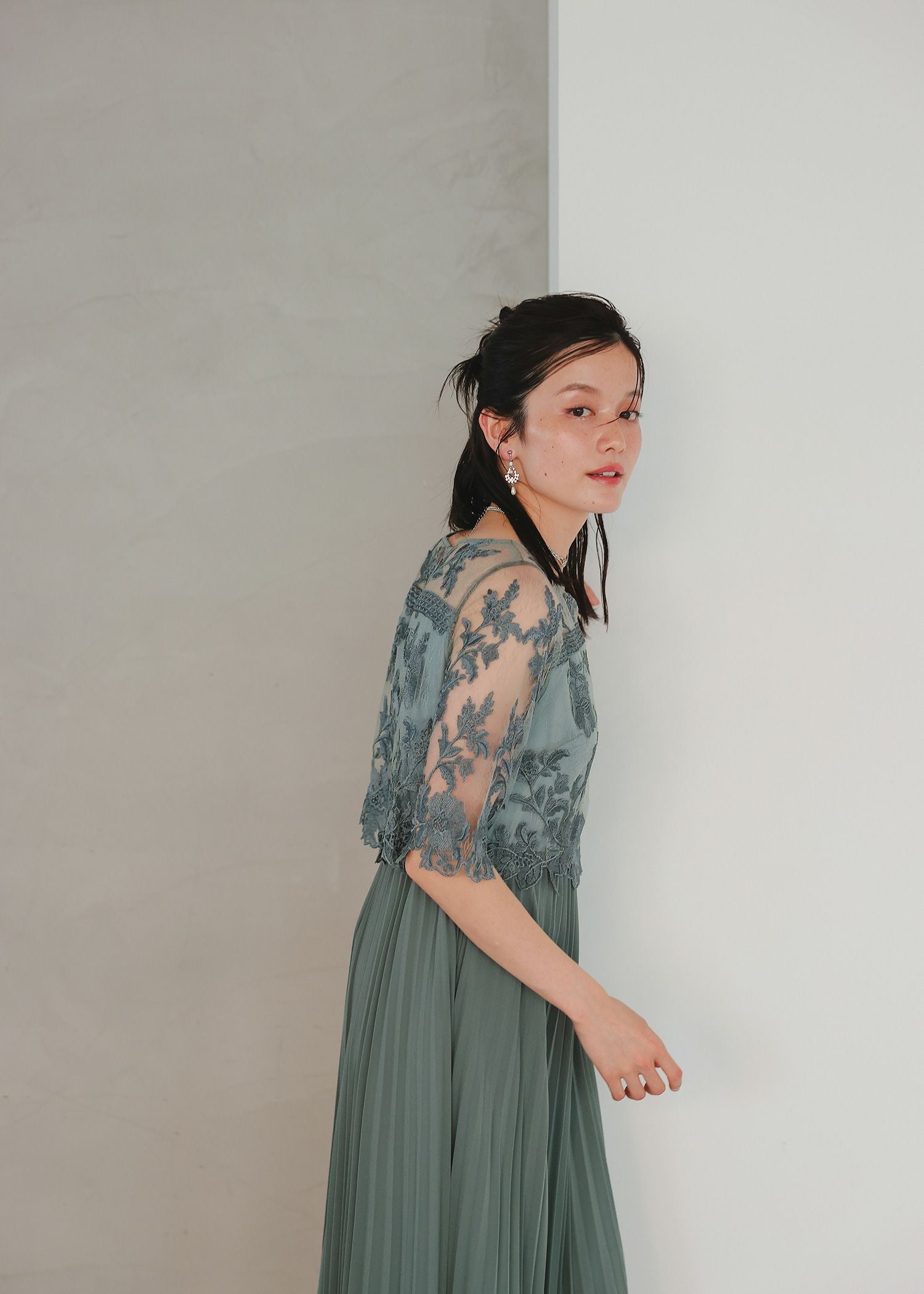 オリジナル柄レース×プリーツワンピース|DorryDoll