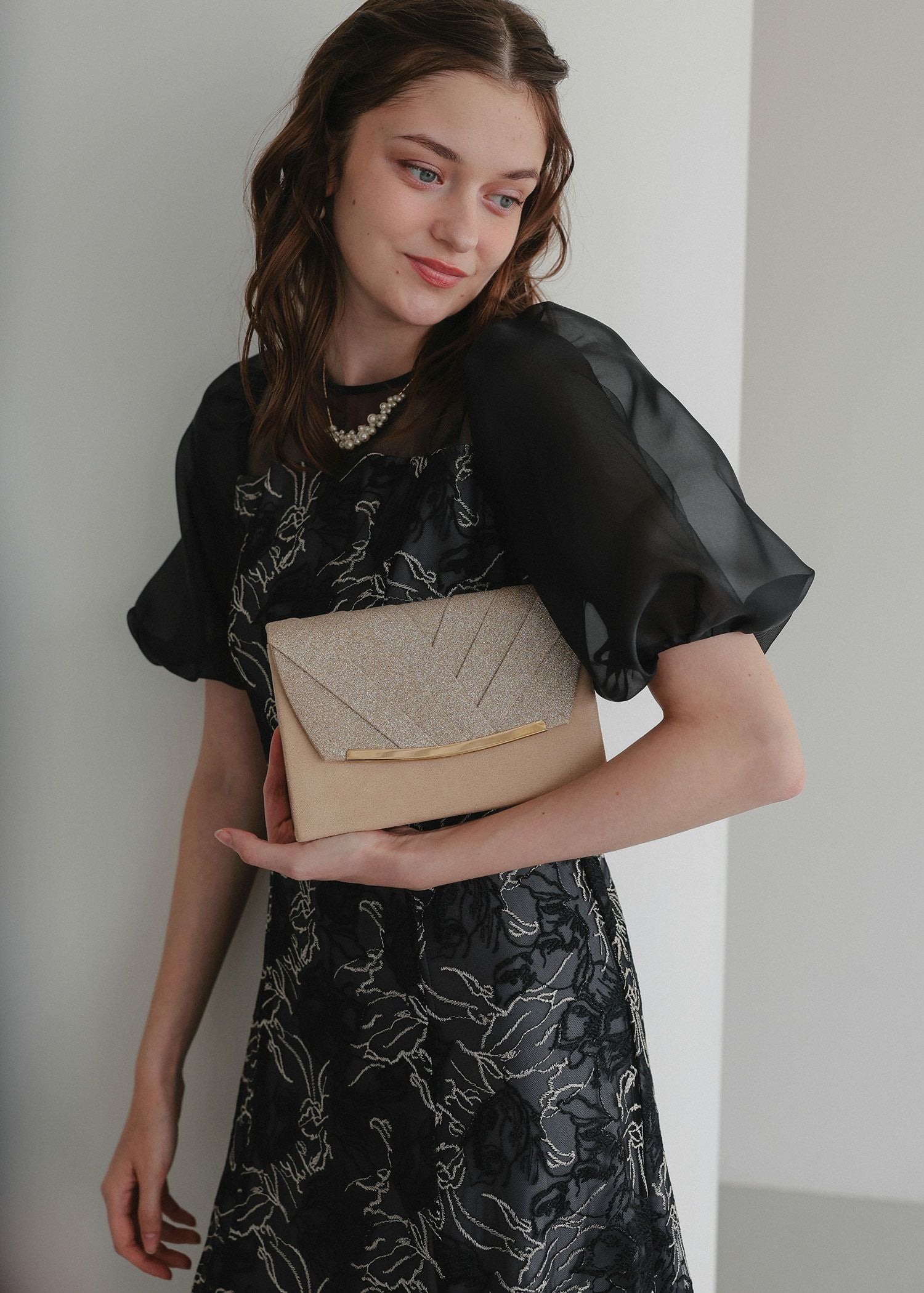 3wayラメ×スウェードタッチフラップ クラッチバックのドレス|Dorry