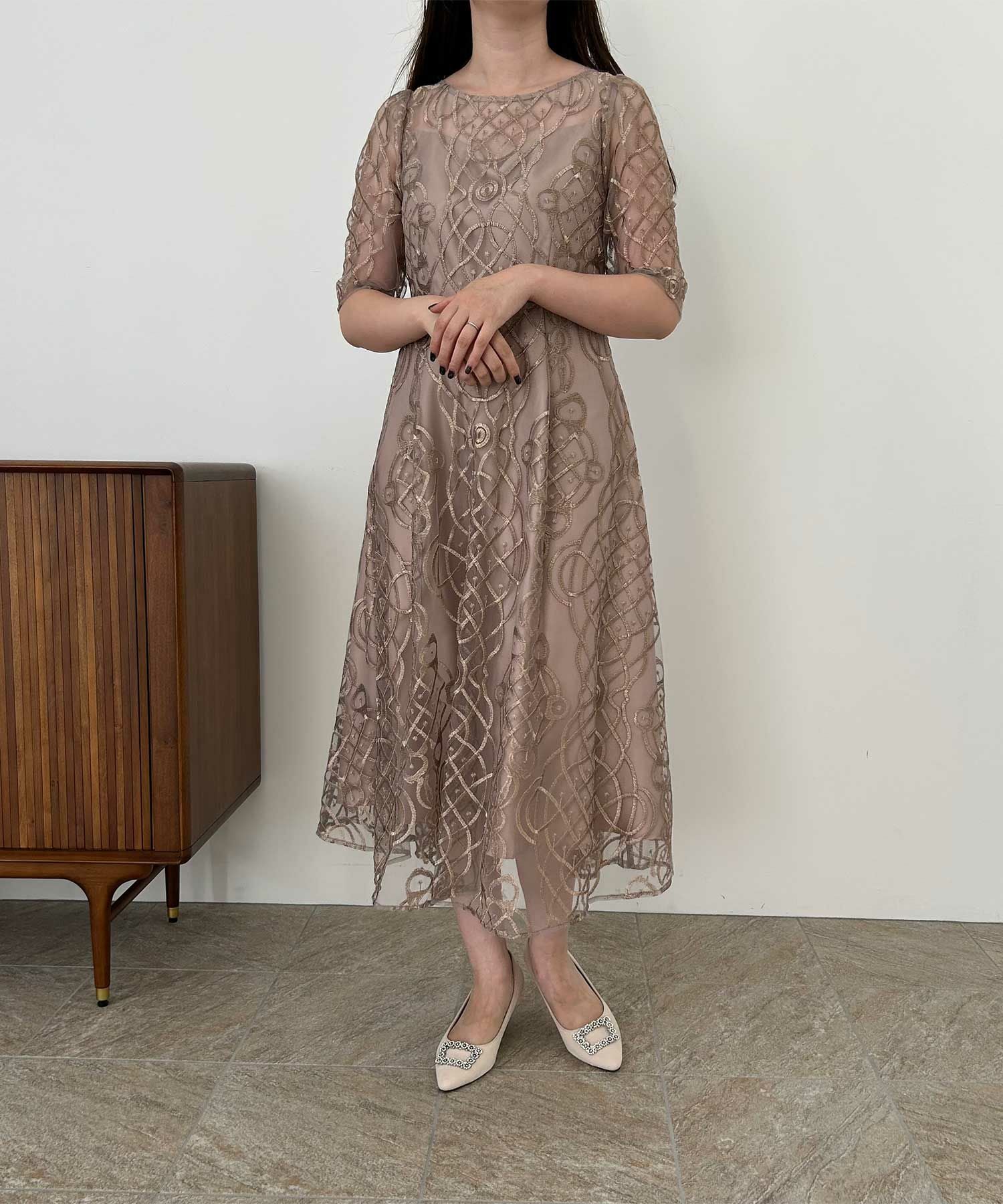 シャイニーエンブロイダリードレス|DorryDoll