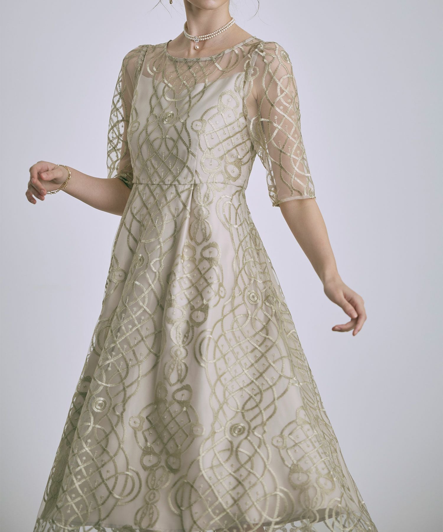 シャイニーエンブロイダリードレス|DorryDoll