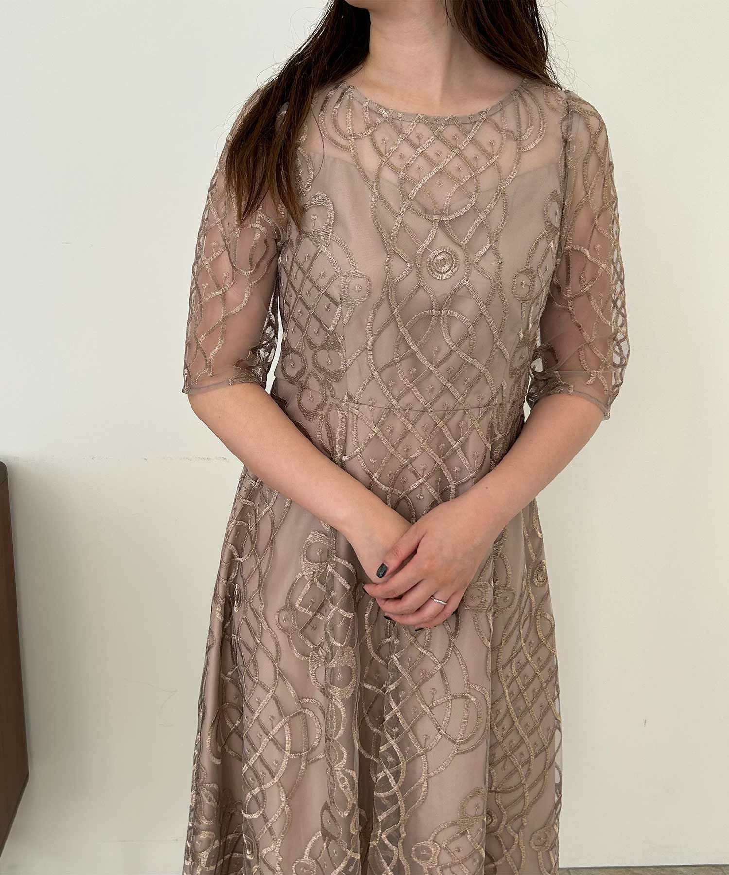 シャイニーエンブロイダリードレス|DorryDoll