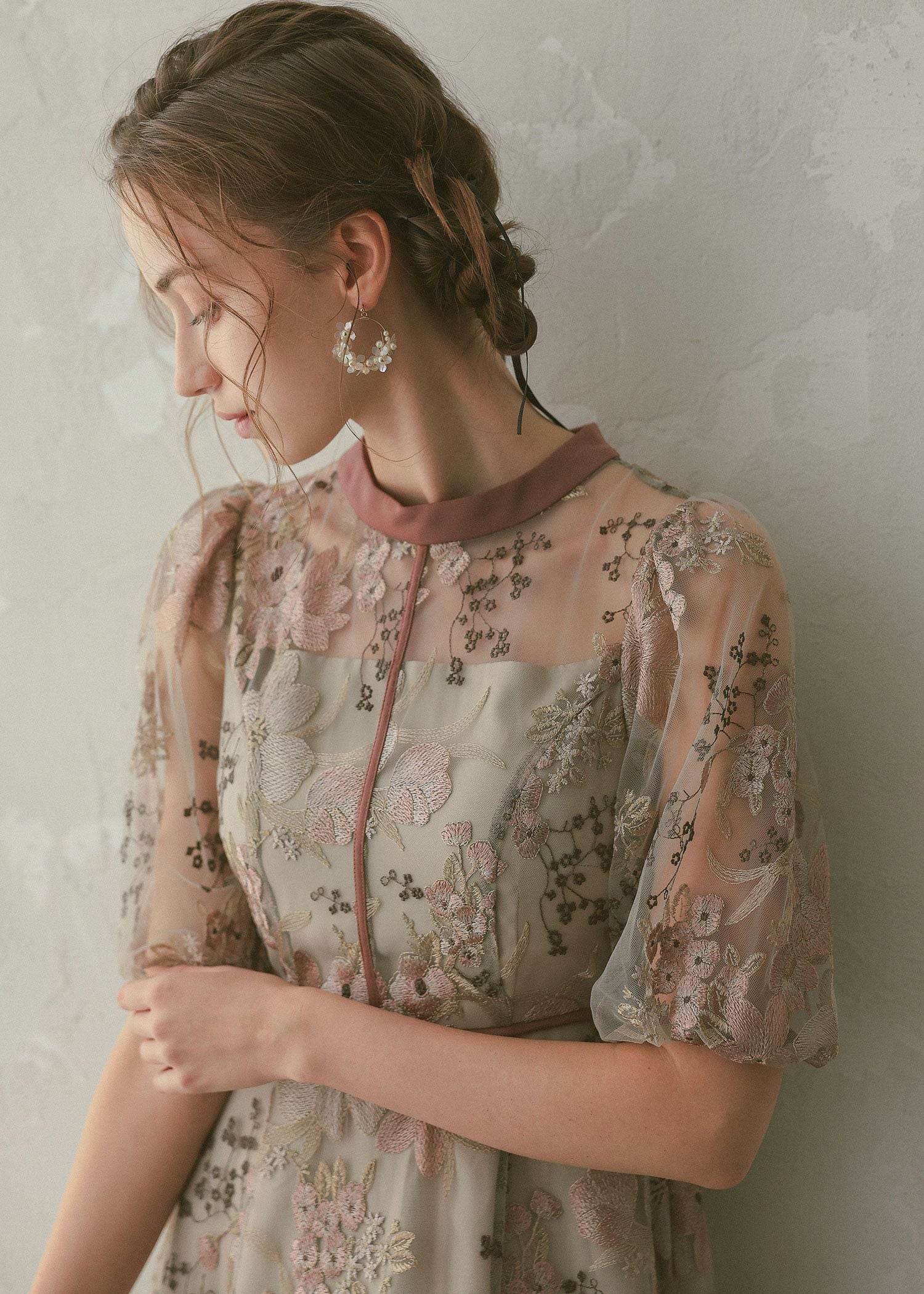 フラワーエンブロイダリードレス|DorryDoll