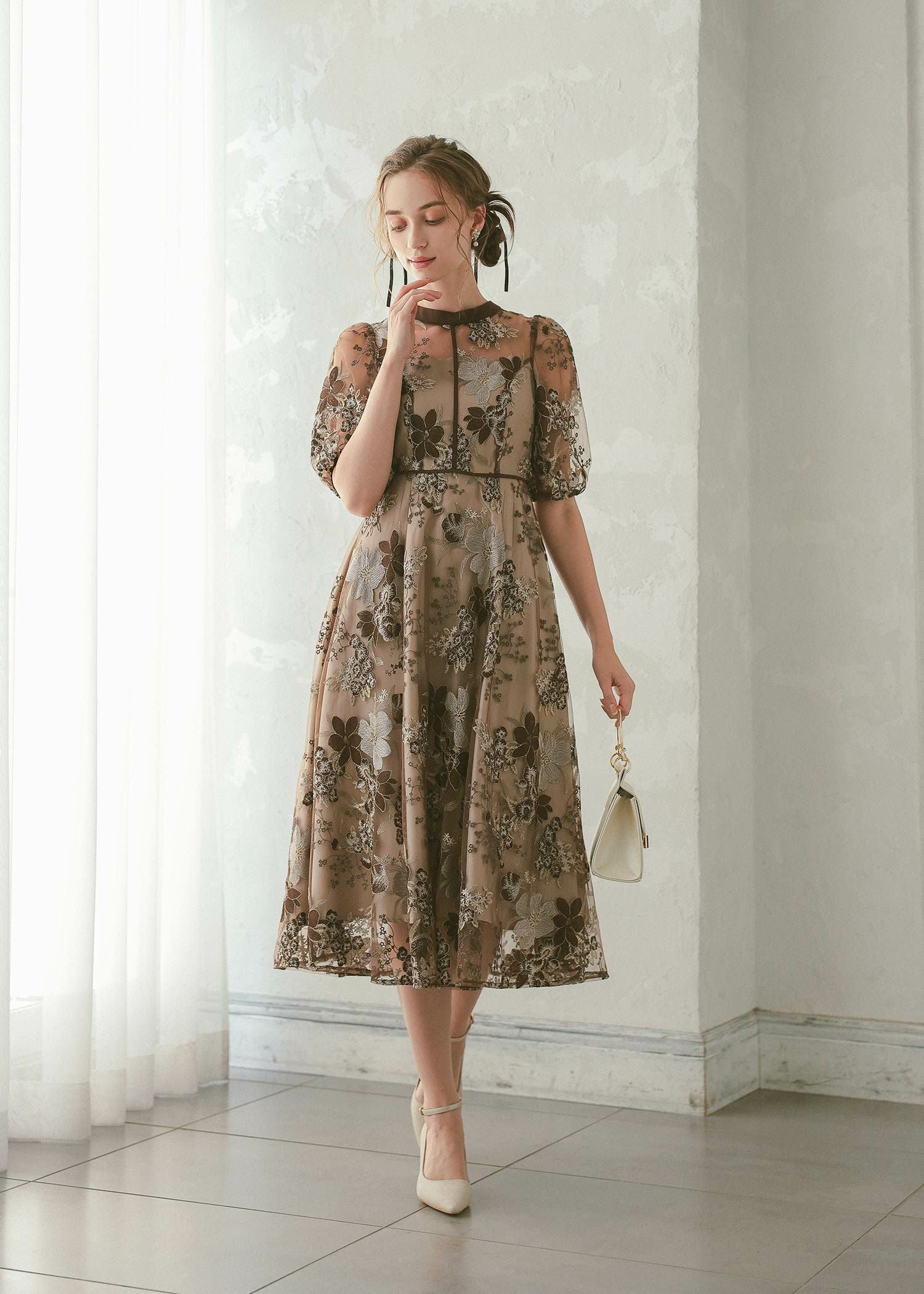 フラワーエンブロイダリードレス|DorryDoll