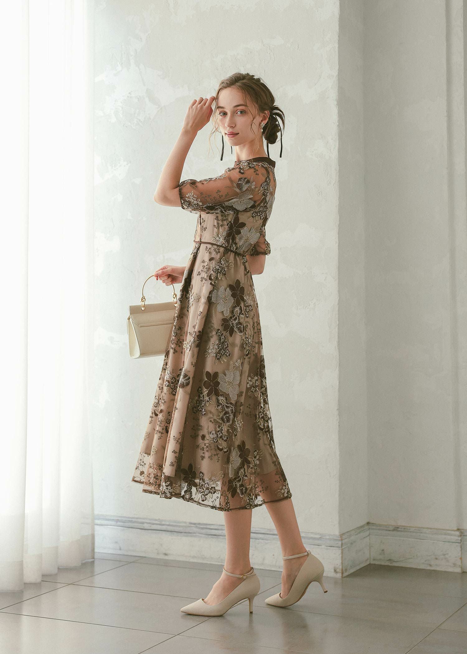 フラワーエンブロイダリードレス|DorryDoll