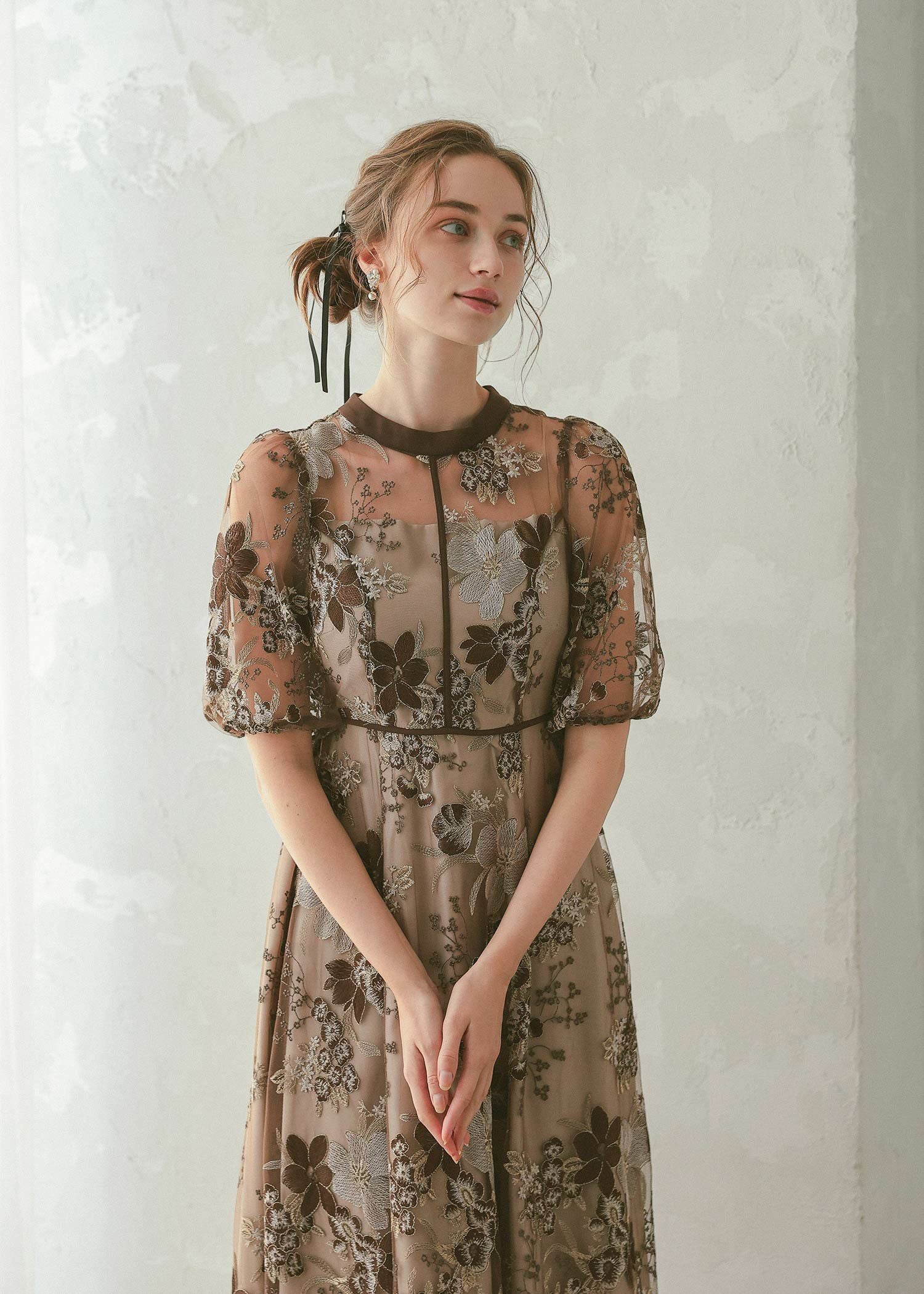 フラワーエンブロイダリードレス|DorryDoll