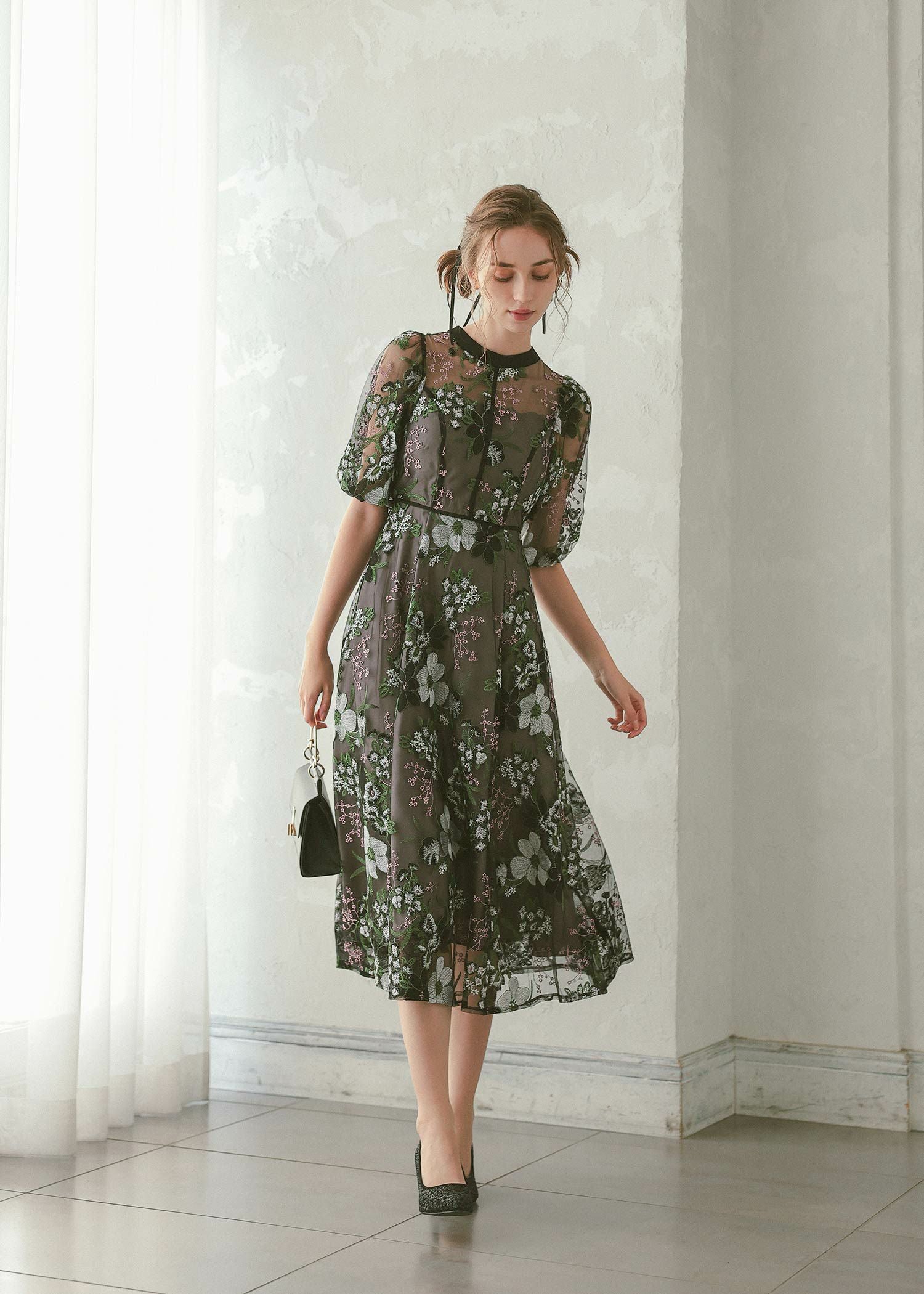 フラワーエンブロイダリードレス|DorryDoll