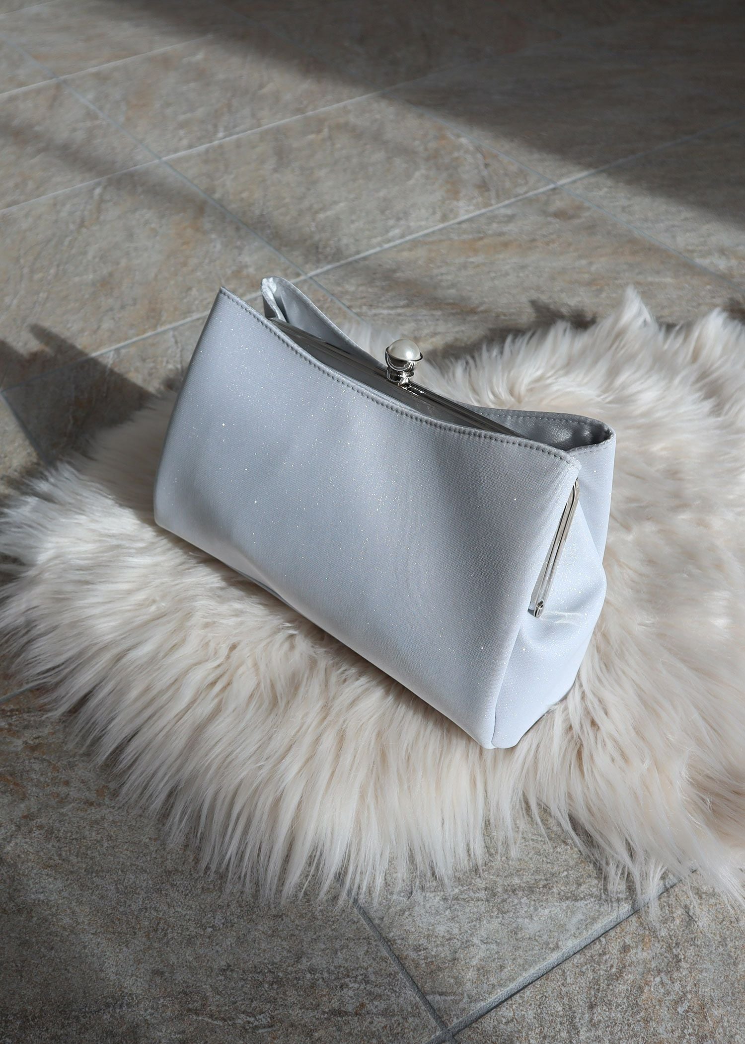 パールがま口クラッチバッグのドレス|Dorry Doll / LE'RURE