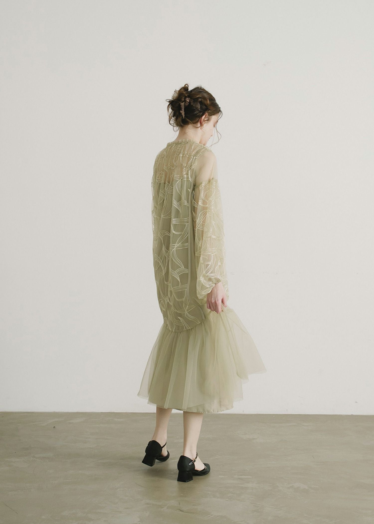 リボンエンブロイダリーレイヤードドレス｜DorryDoll