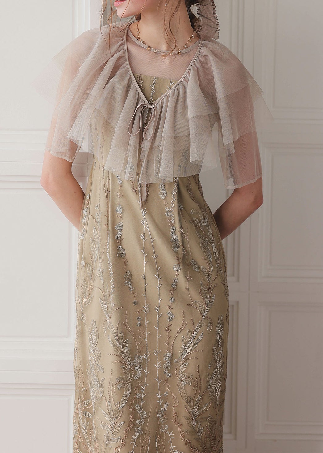 マルチケープIラインドレスのドレス|Dorry Doll / LE'RURE