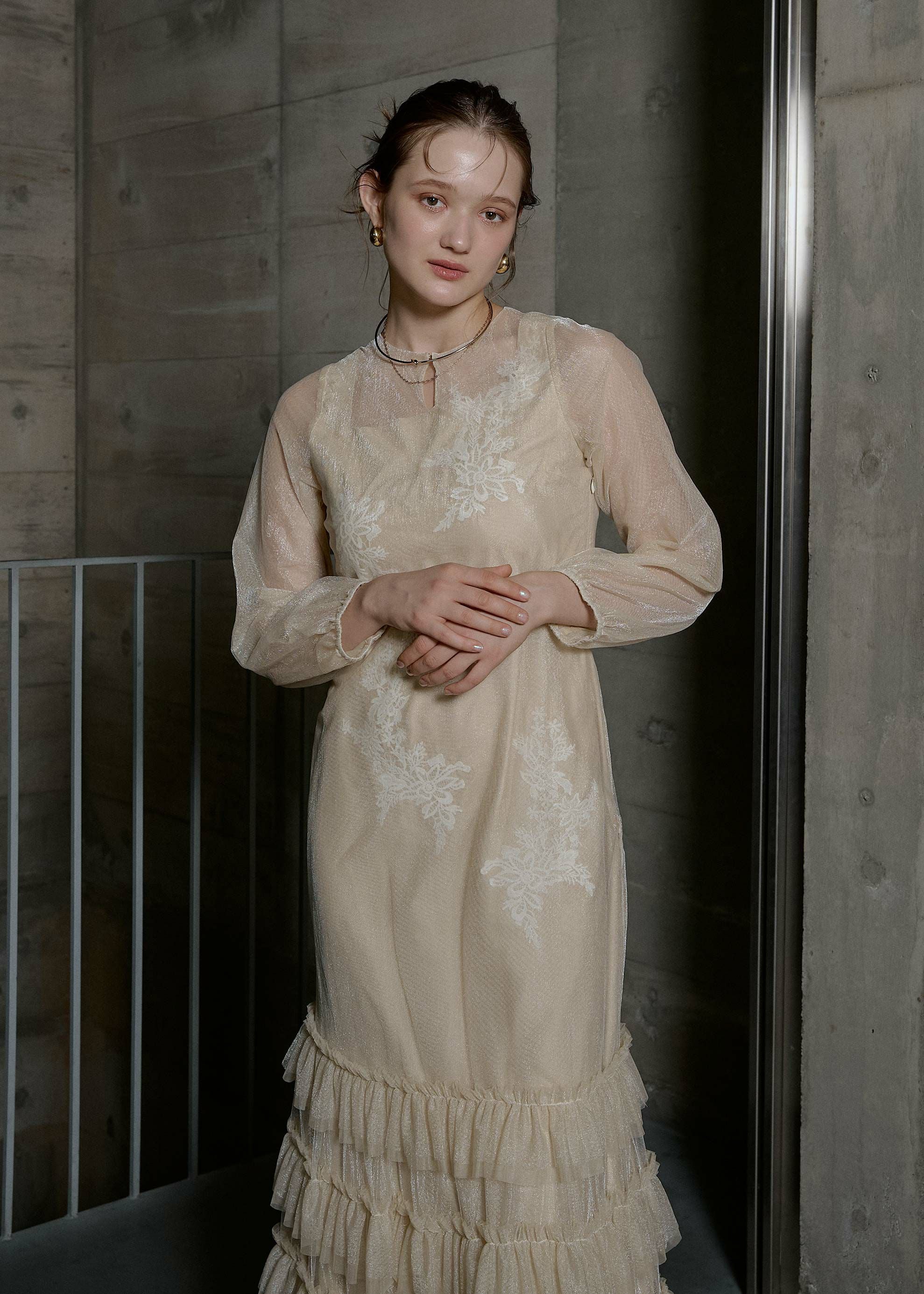 最終値下げ 【新品】ローブドフルール　ドレス　グレー　レース　上品　フリル ROBE de FLEURS Glossy / ローブドフルールグロッシー】 レース