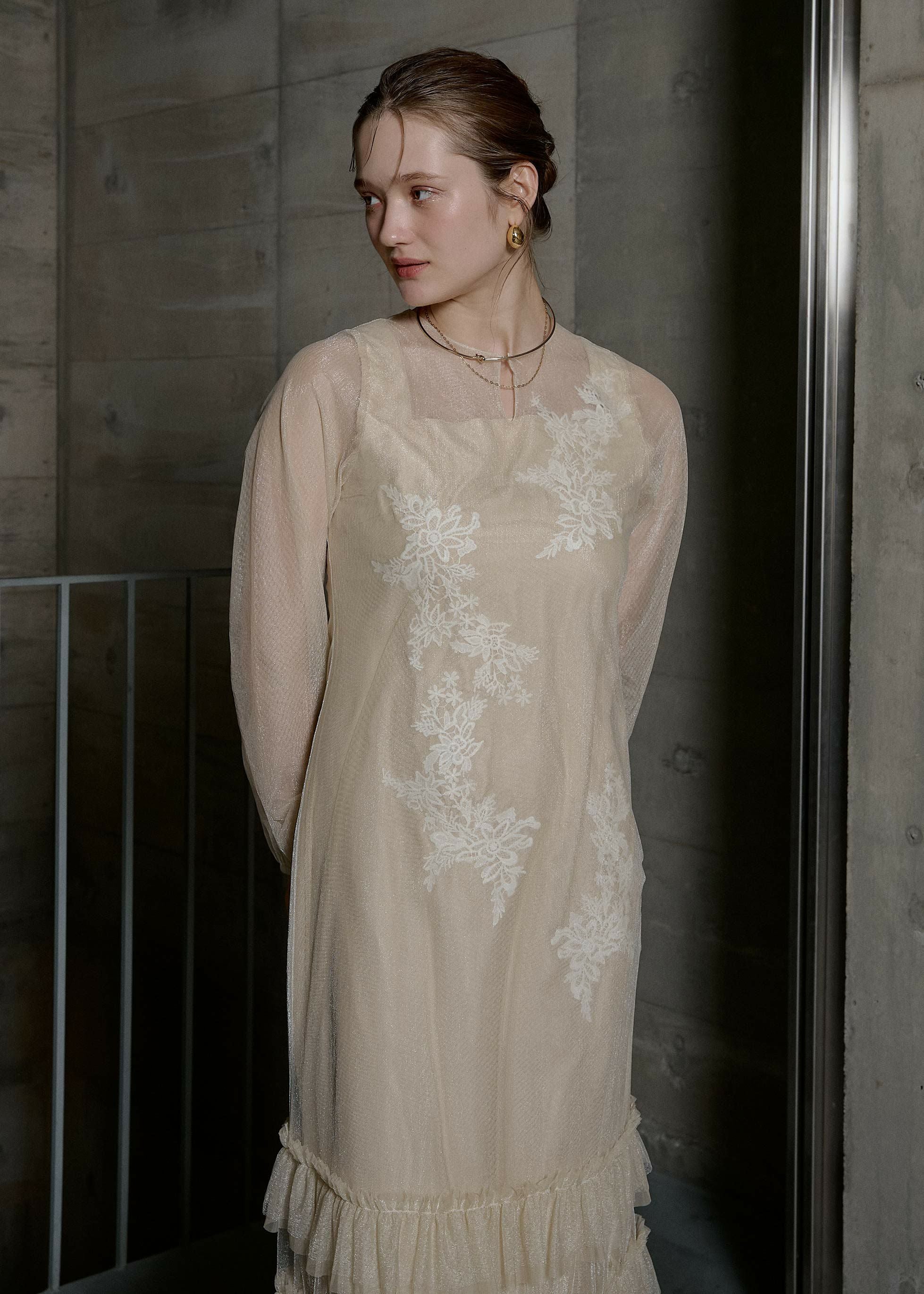 Lace motif frill line dressのドレス|Dorry Doll / LE'RURE