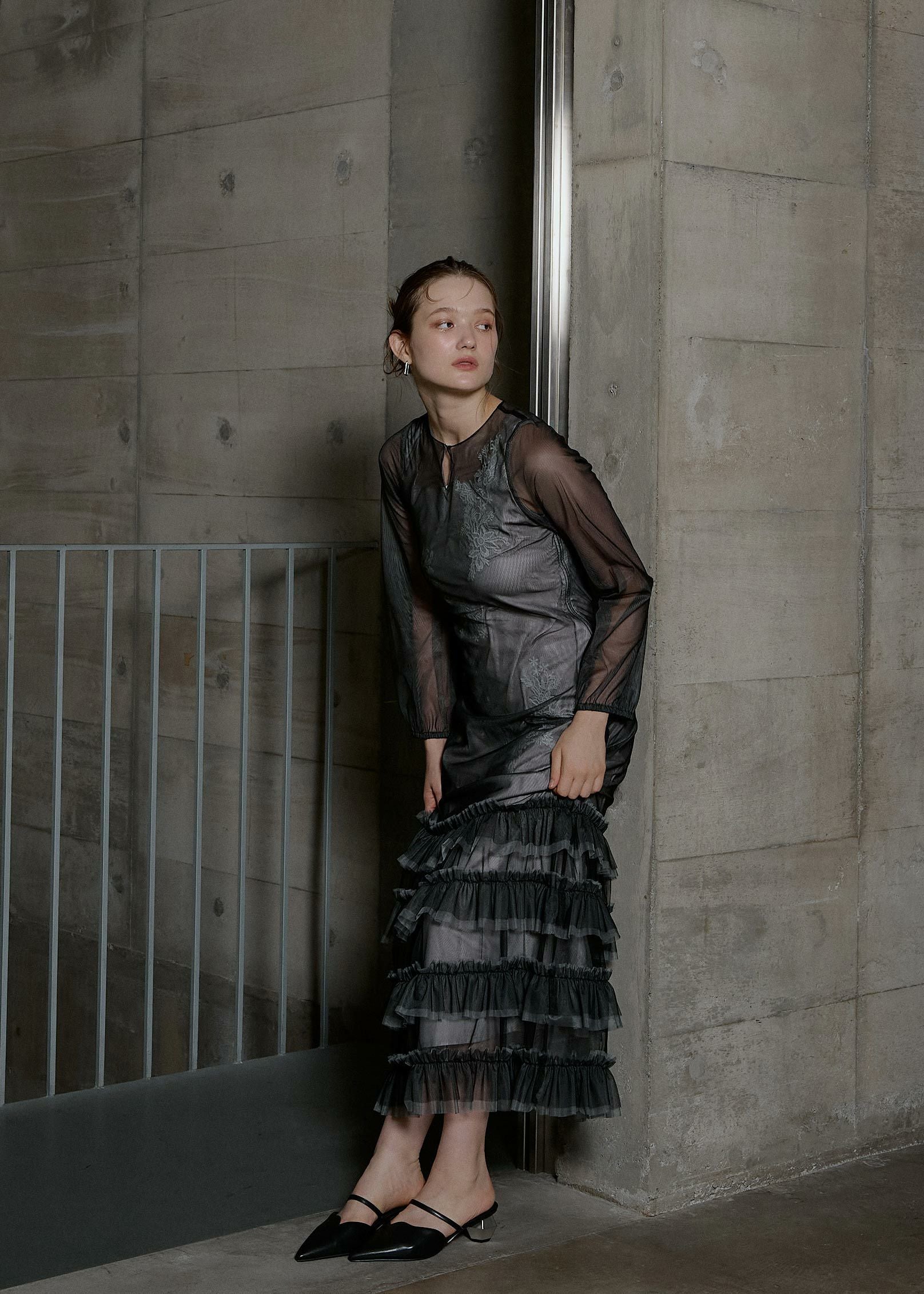 Lace motif frill line dressのドレス|Dorry Doll / LE'RURE