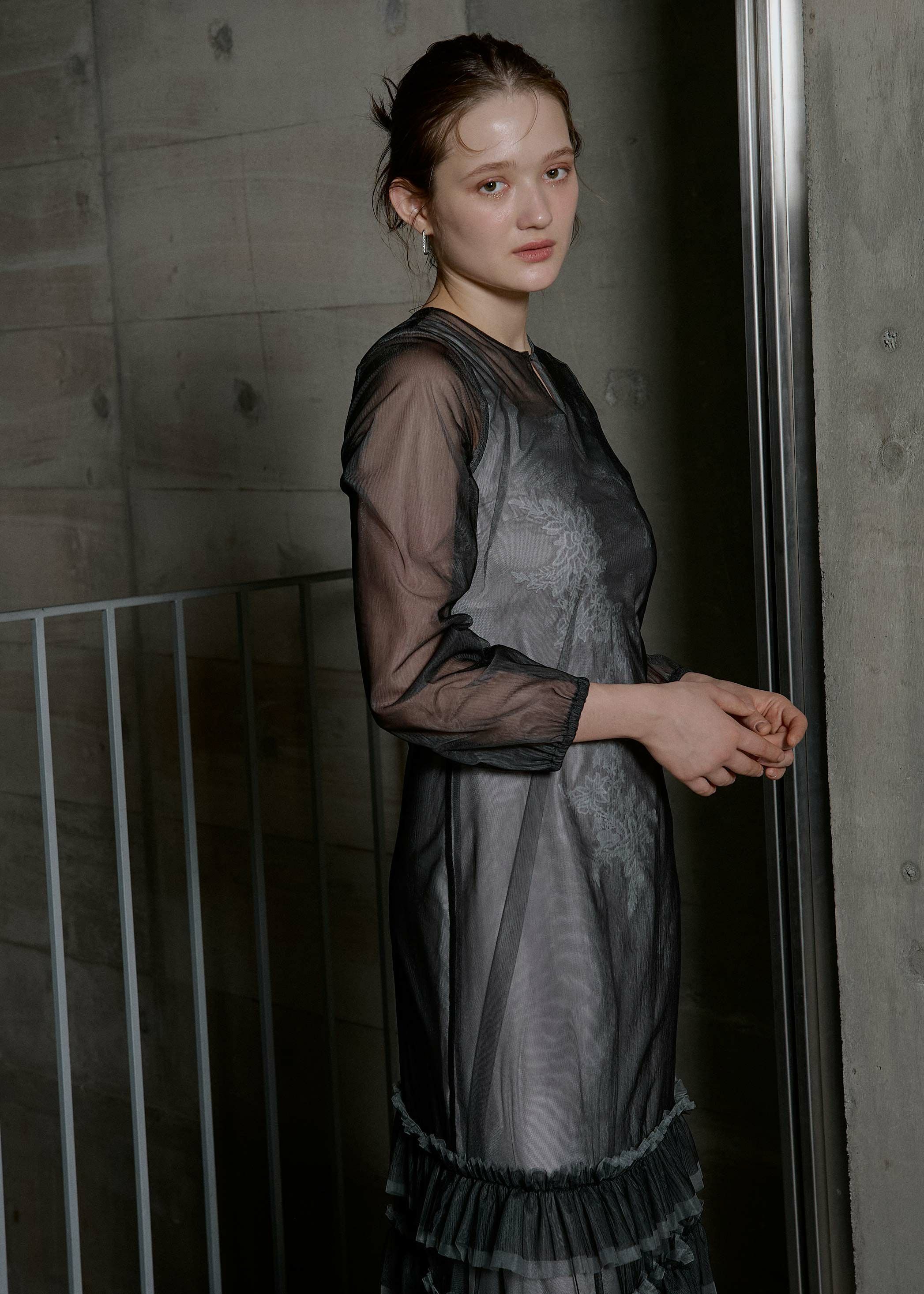 Lace motif frill line dressのドレス|Dorry Doll / LE'RURE