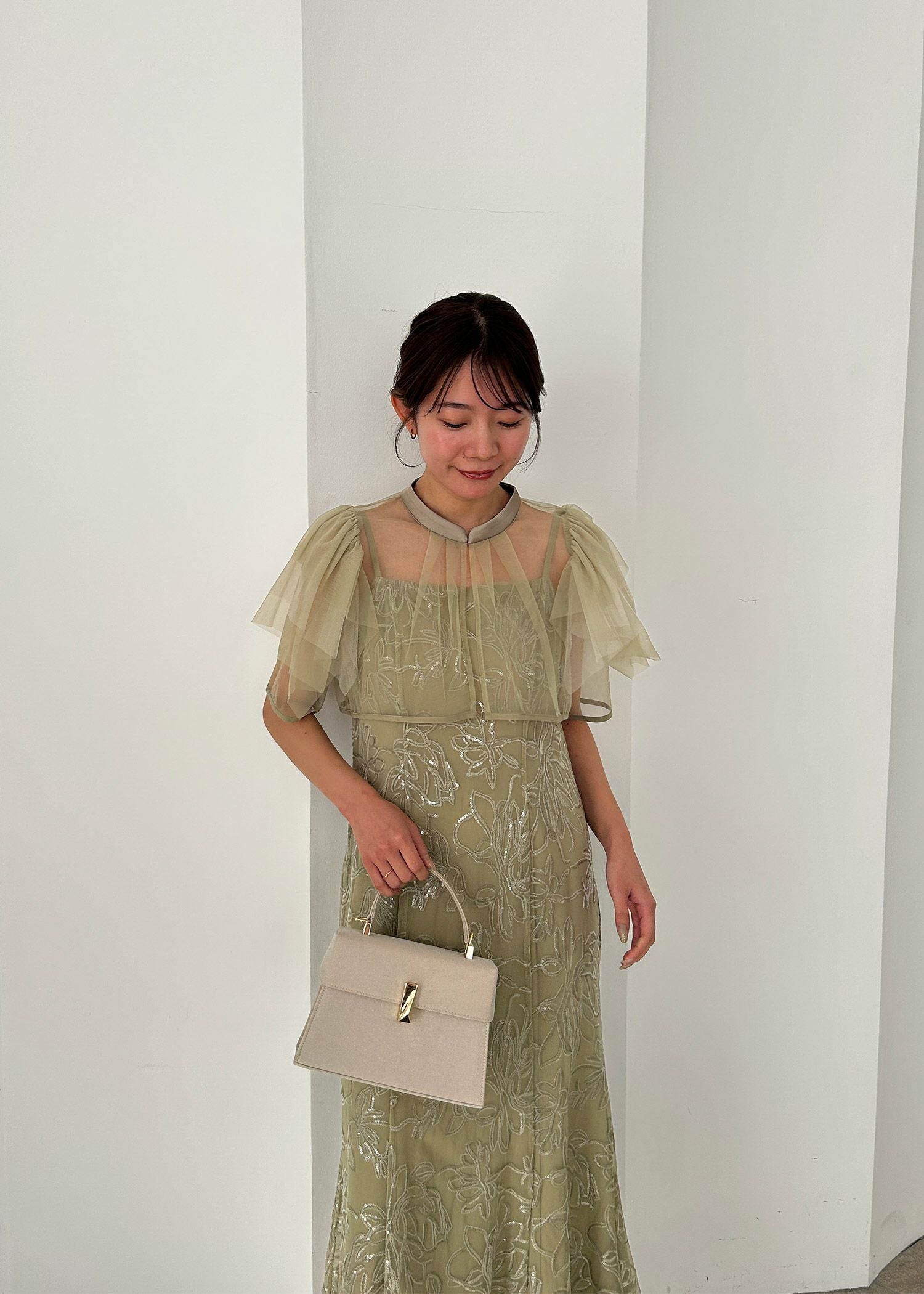 新作✨新品 ドリードール フラッフィーフラワーセットドレス 結婚式 ベージュ M Dorry Doll（ドリードール） ドレス フェザーフラワーチュールドレス