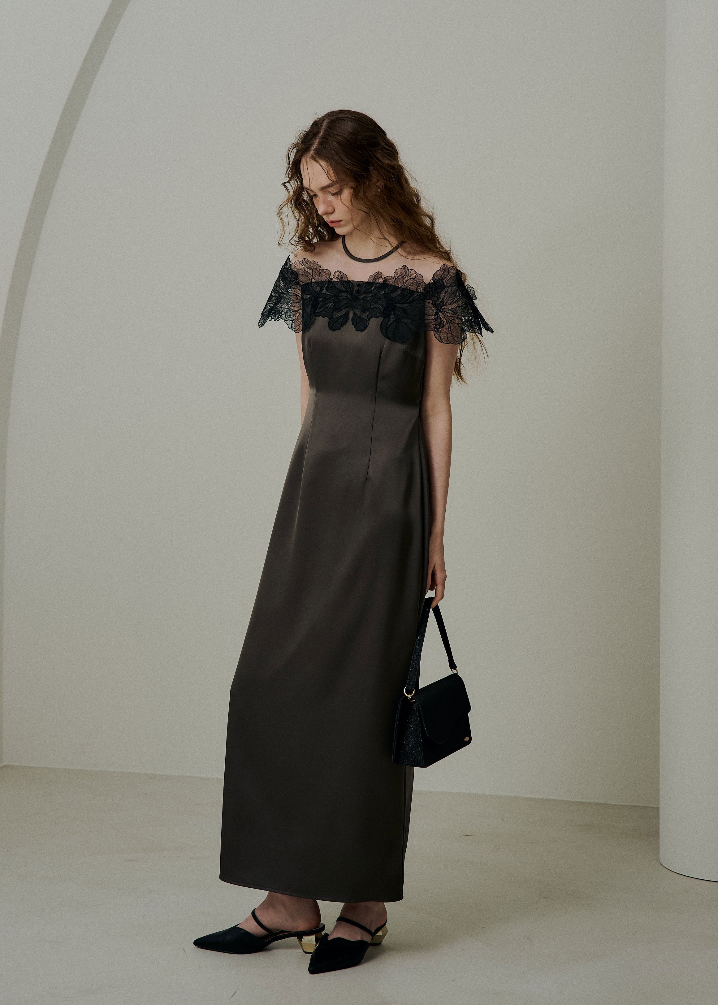 Fleur lace satin dressのドレス|Dorry Doll / LE'RURE