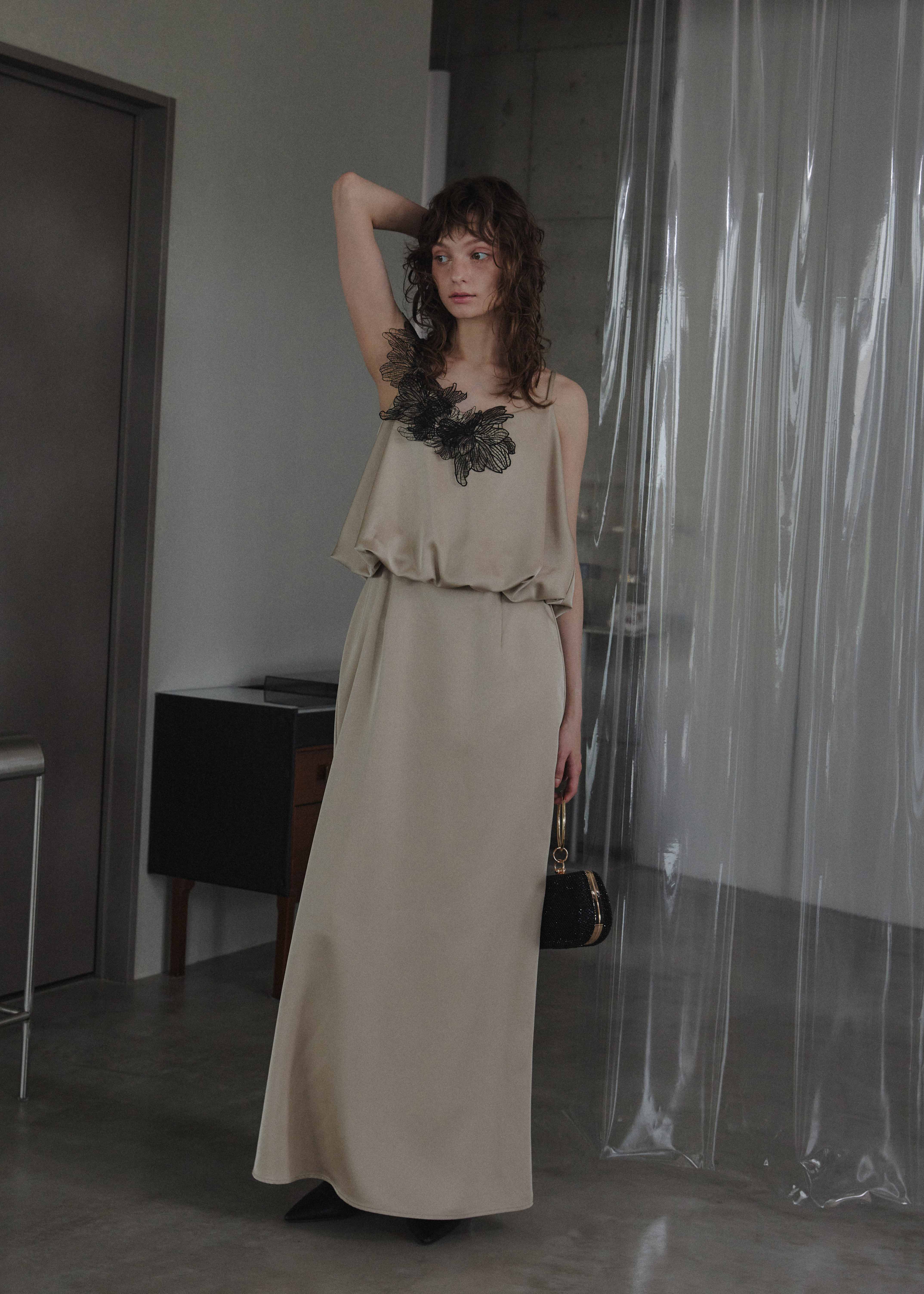 Lace motif balloon hem dressのドレス|Dorry Doll / LE'RURE