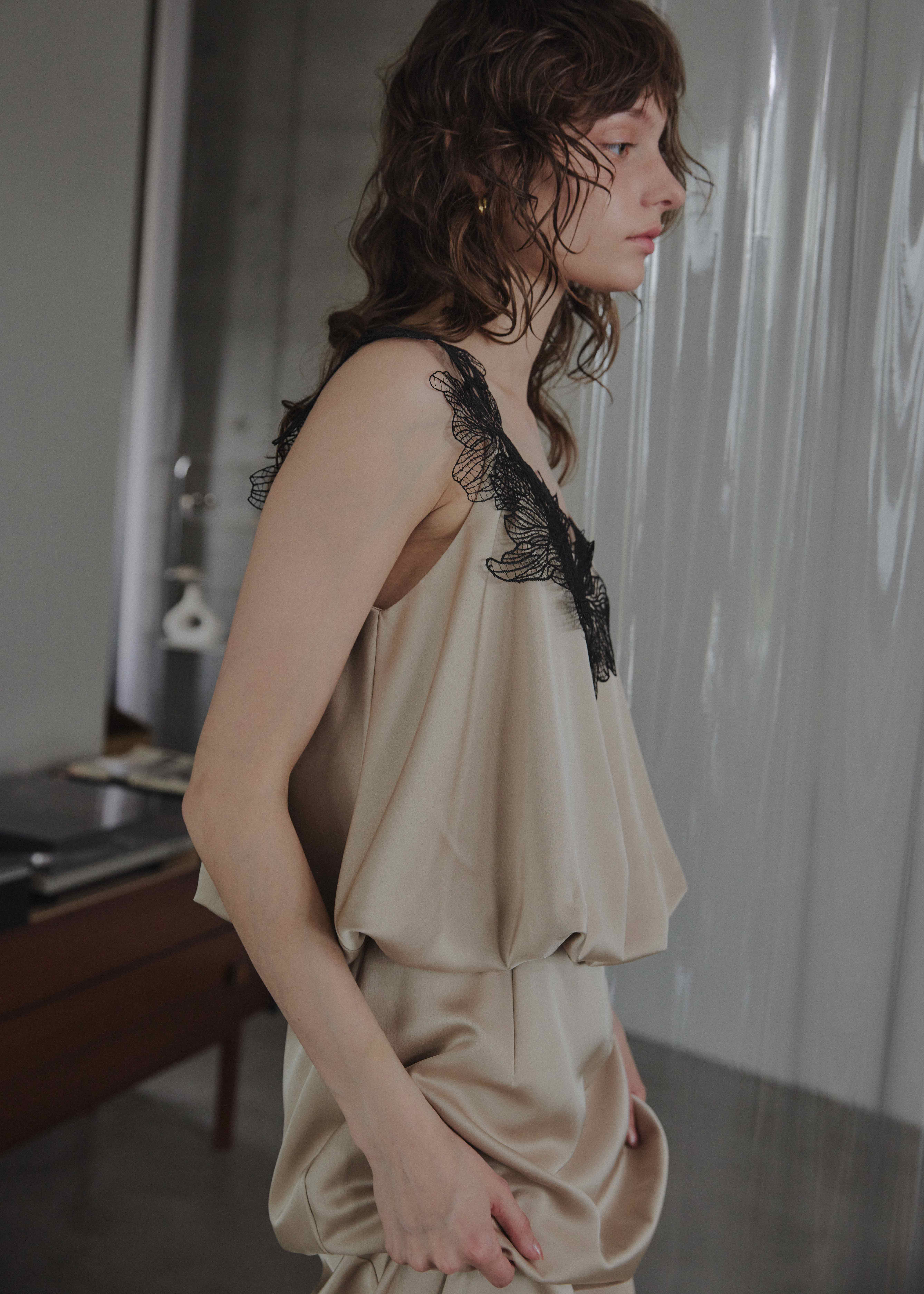Lace motif balloon hem dressのドレス|Dorry Doll / LE'RURE