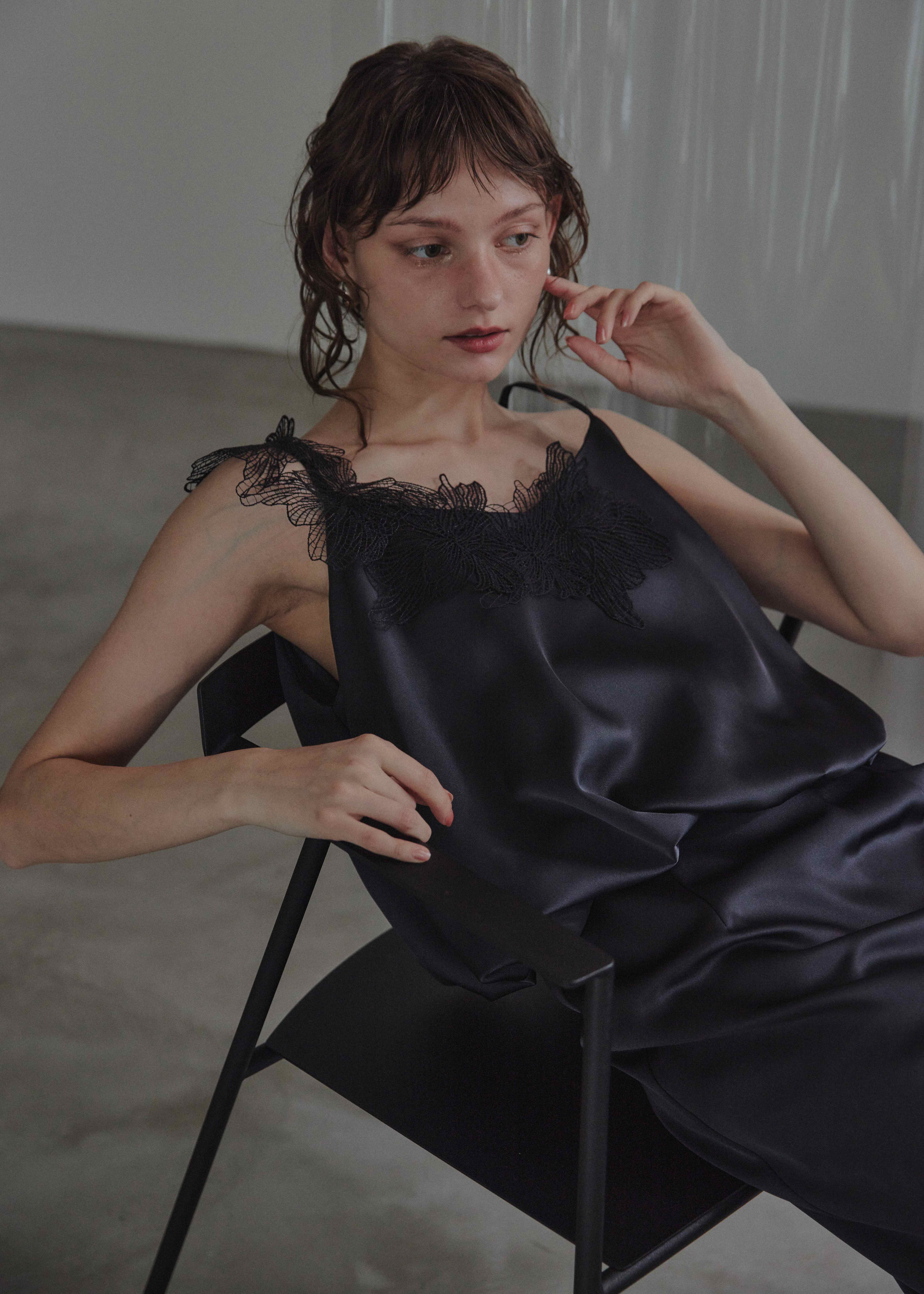 Lace motif balloon hem dressのドレス|Dorry Doll / LE'RURE