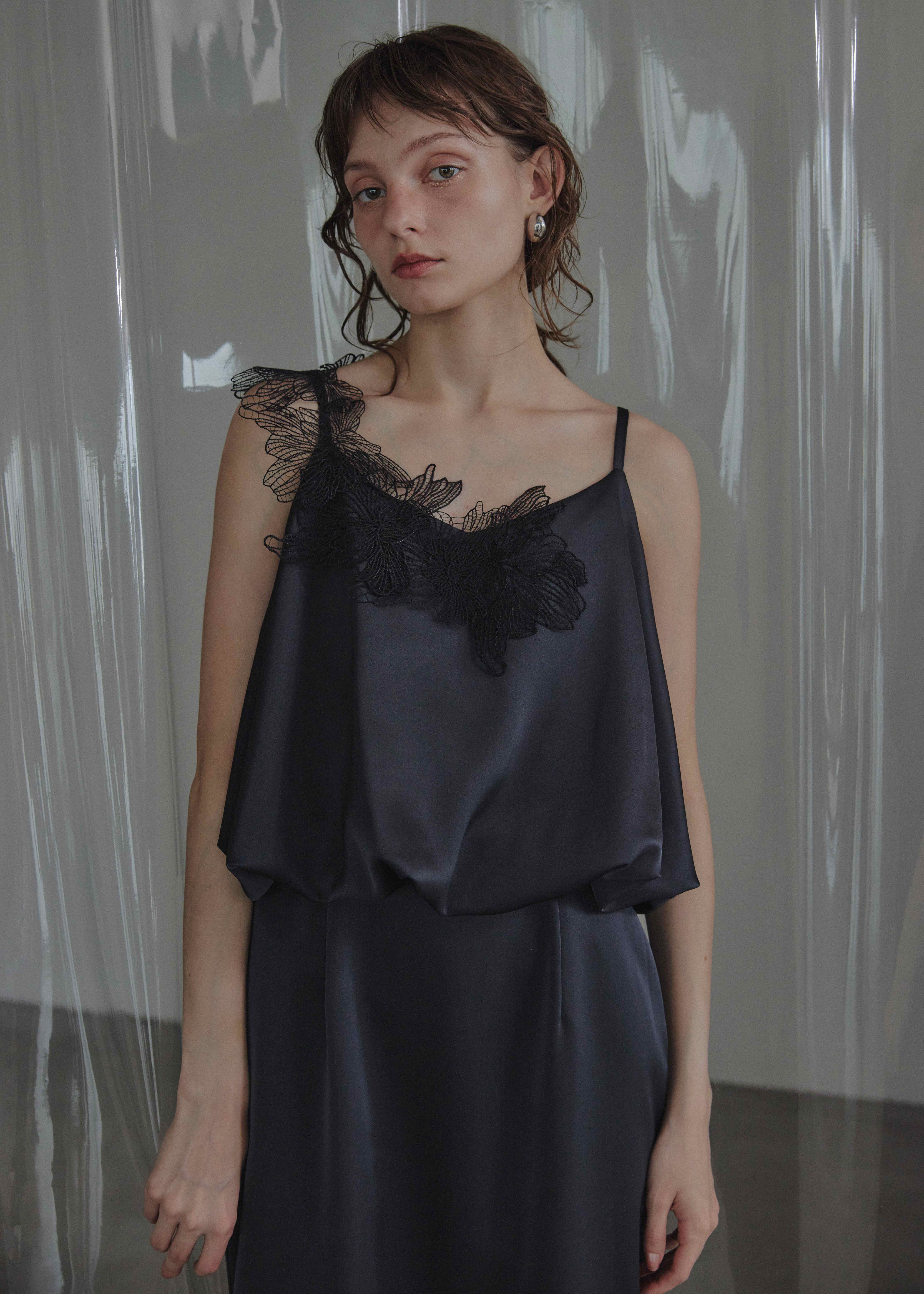 Lace motif balloon hem dressのドレス|Dorry Doll / LE'RURE
