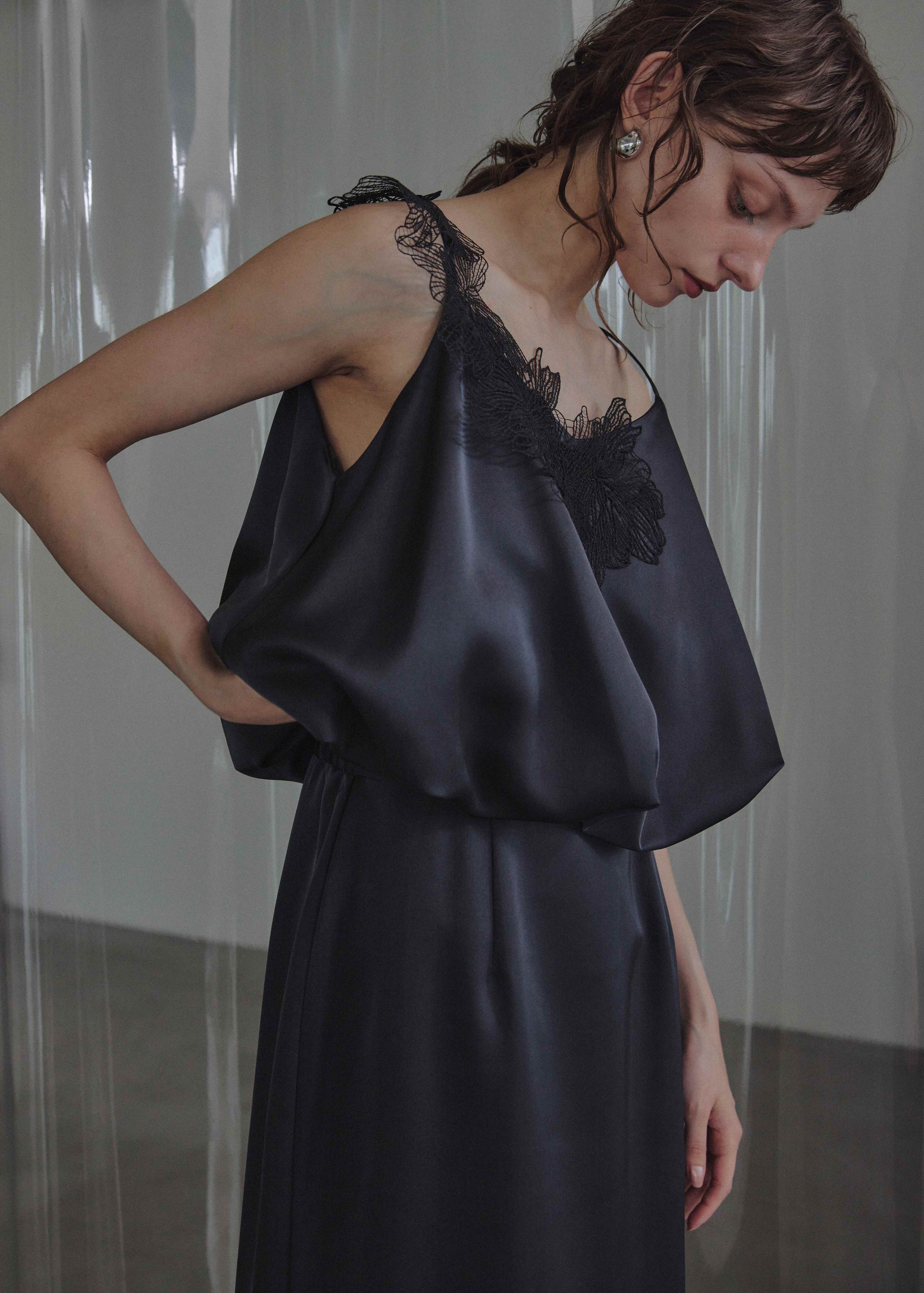 Lace motif balloon hem dressのドレス|Dorry Doll / LE'RURE