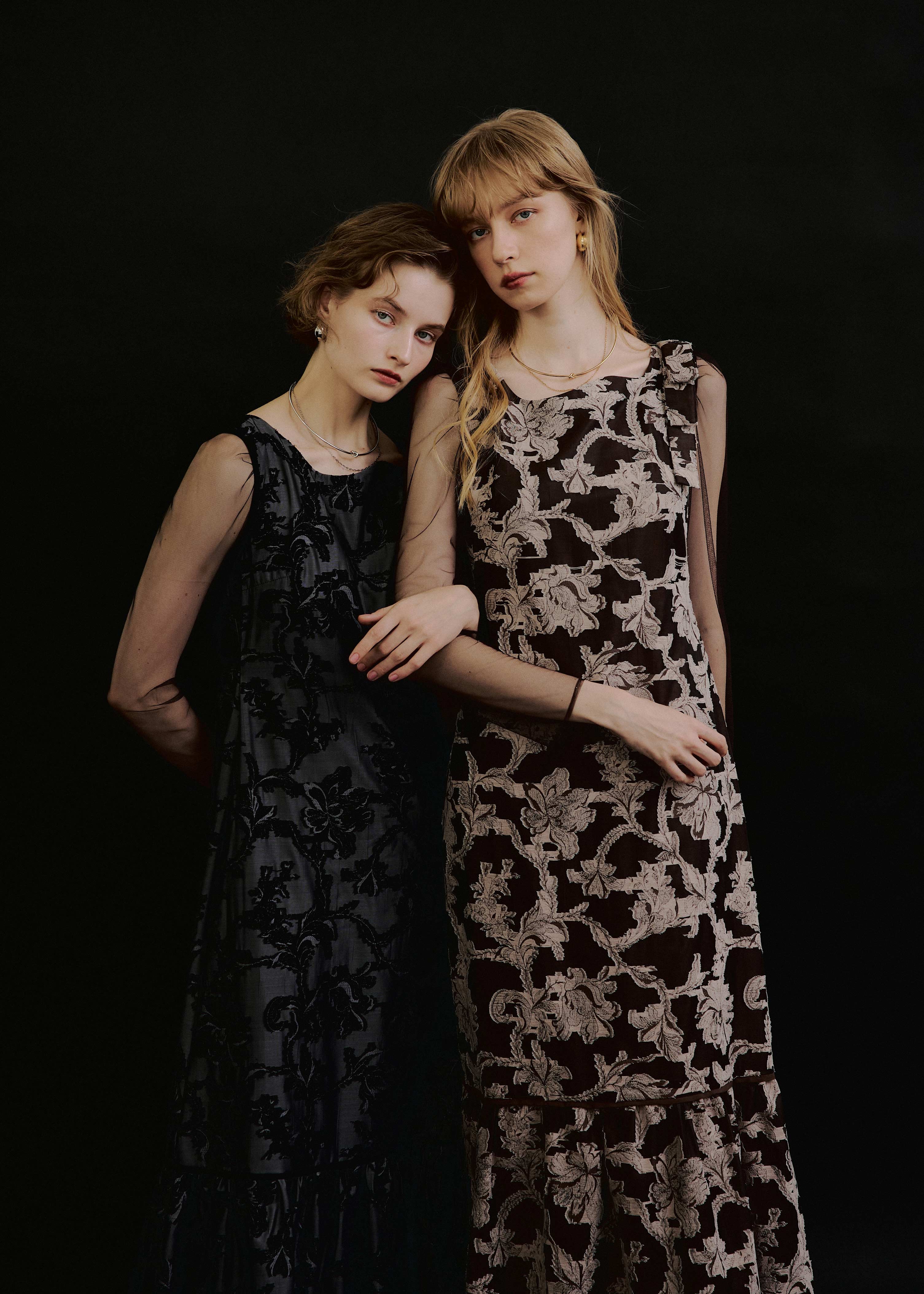 Shoulder ribbon tiered dressのドレス|Dorry Doll / LE'RURE